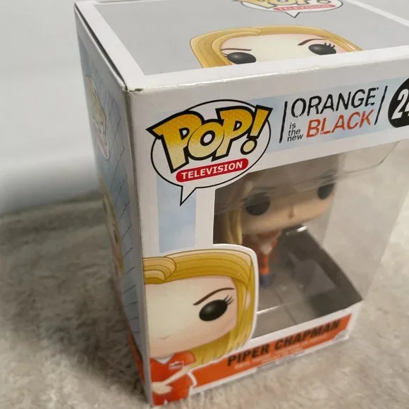 Orange is the New Black Piper Chapman Funko POP! #245 - Picture 2 of 11